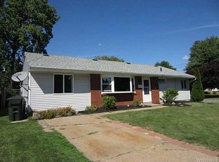 1750 Leah Dr, North Tonawanda, NY 14120