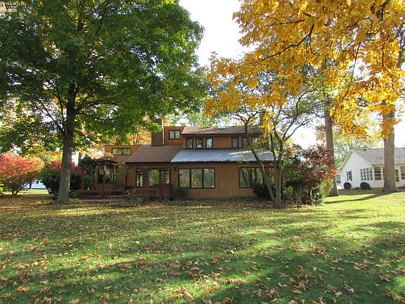 2nd image of 1924 S Winfield Dr
