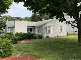 63 Hillcrest Rd, Niantic, CT 06357