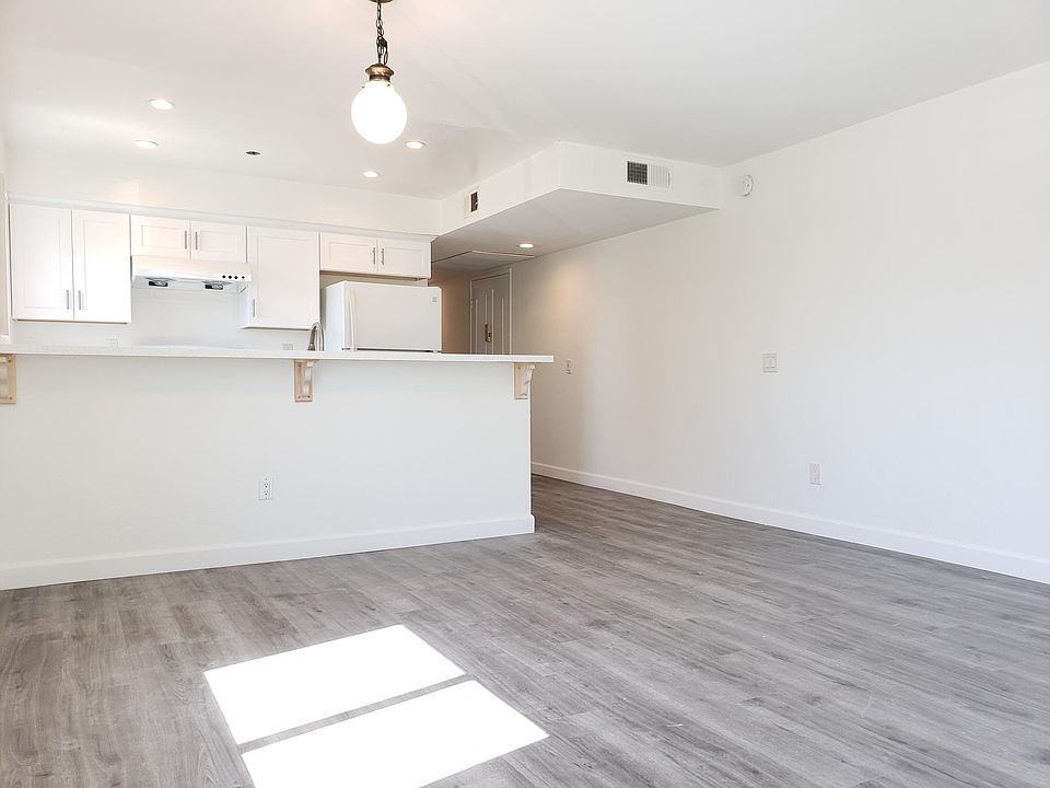 Dining Room & Kitchen