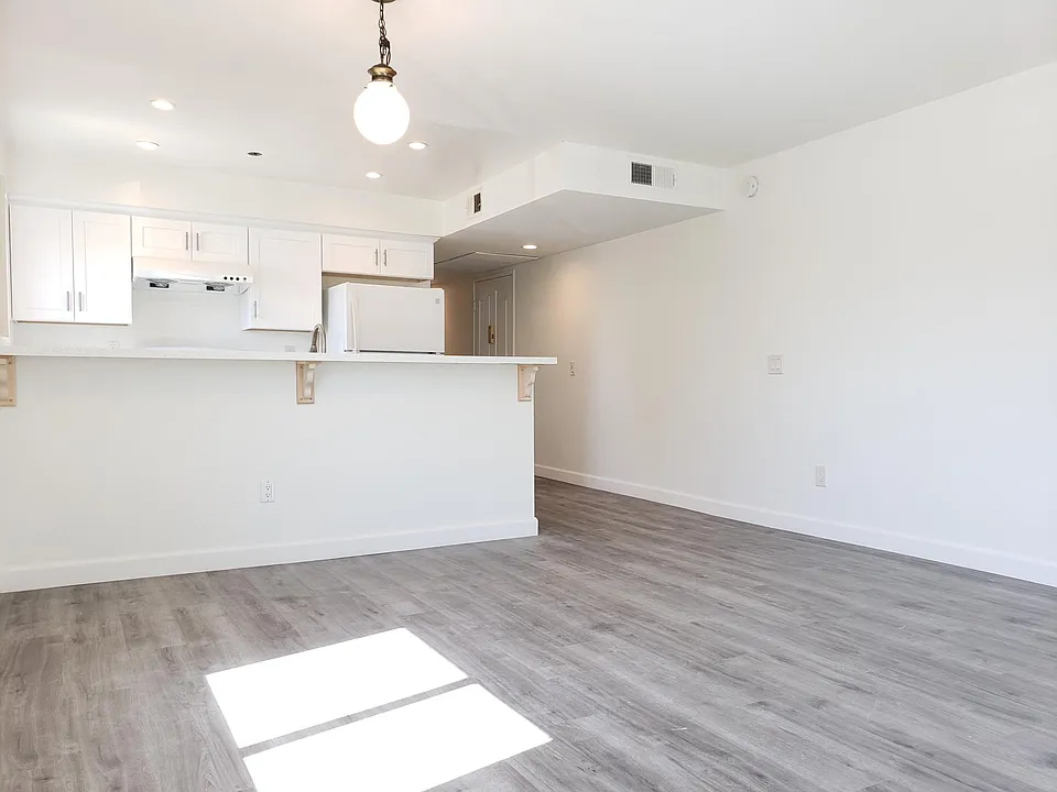 Dining Room & Kitchen