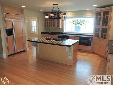 Kitchen.JPG