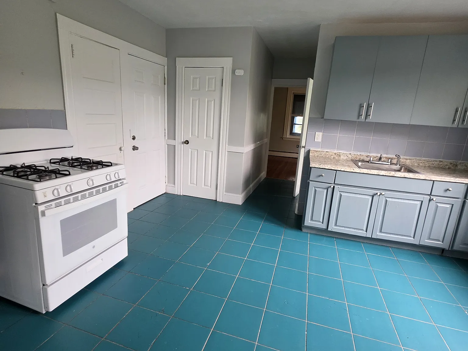 2 bed, $1,350 — Photo 2