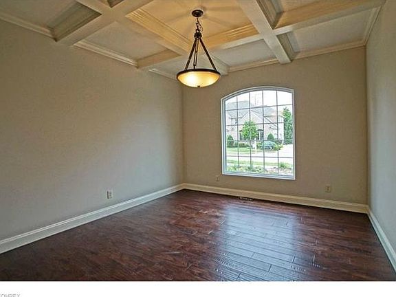 5th image of 355 W Edinburgh Dr