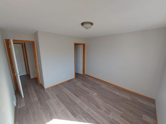 5th image of 5629 56th St