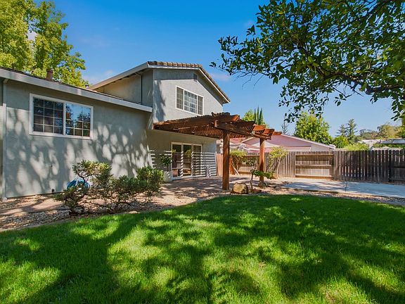 4th image of 107 Cochise Court