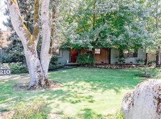 2210 Hillcrest Rd, Medford, OR