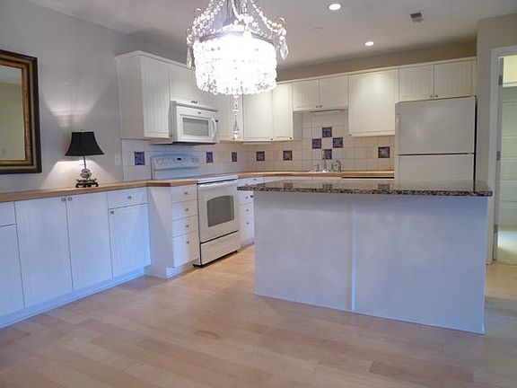 4th image of 455 Dayton Ave APT 205