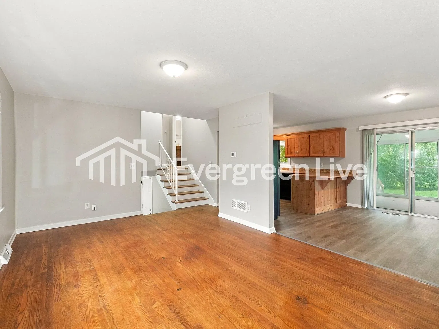 4 bed, 2.0 bath, 1216 sqft, $1,445 — Photo 3