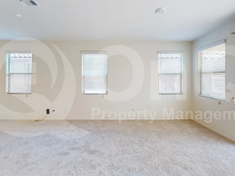 1108 S 5th St — Photo 4