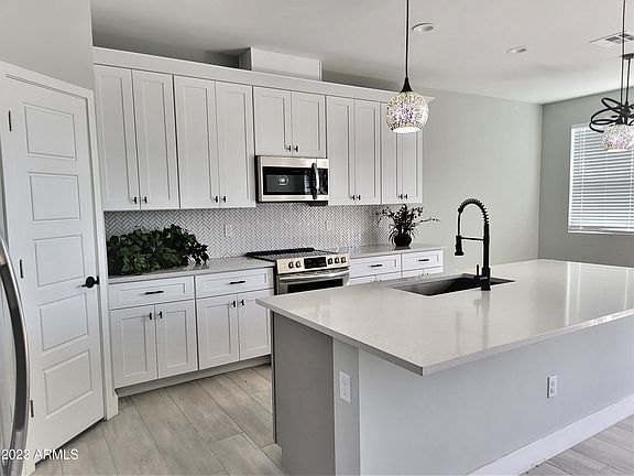 5th image of 34882 N SURREY Lane