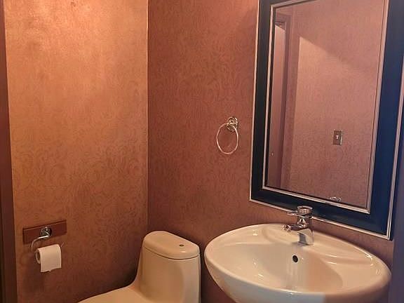 4th image of 4789 Riverside Dr E #1004
