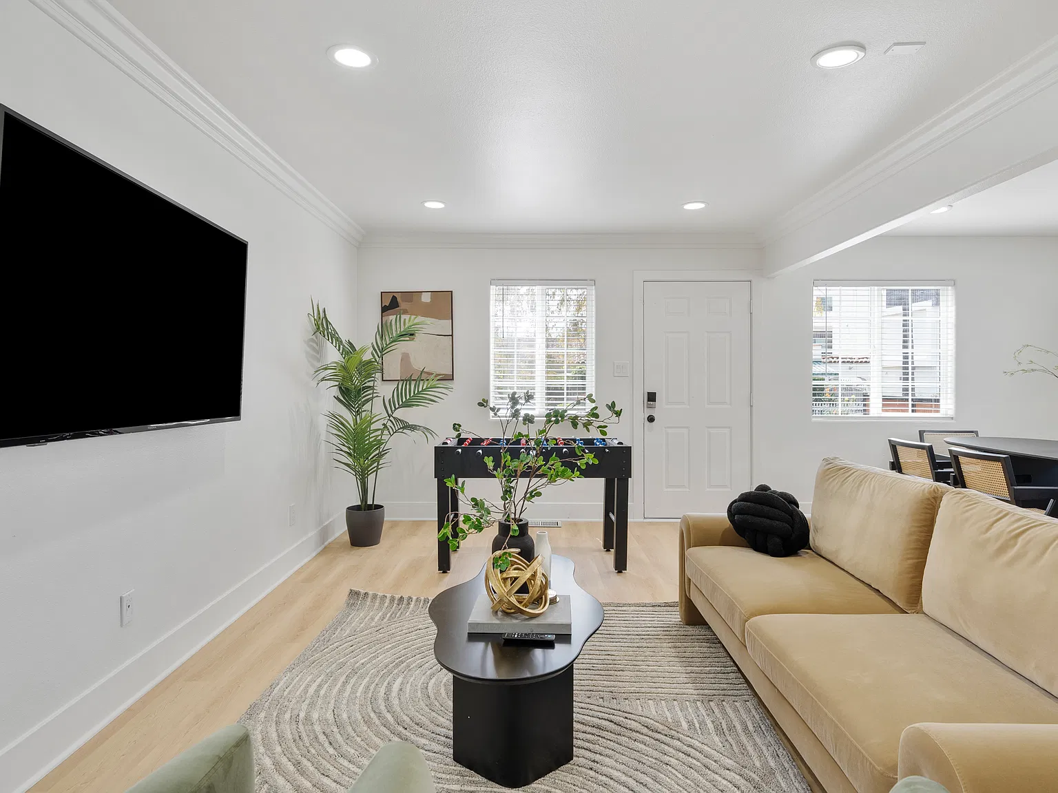 4 bed, 2628 sqft, $8,200 — Photo 1