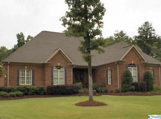 108 Chelsea Ln, Rainbow City, AL 35906