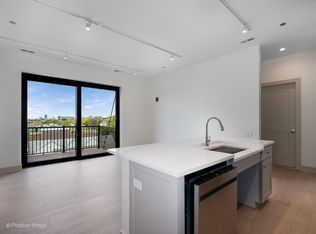 3202 N Racine Ave #507, Chicago, IL 60657