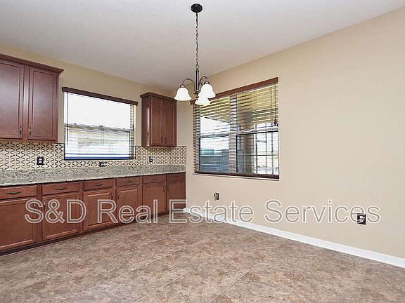 5th image of 3949 Aquilla Dr