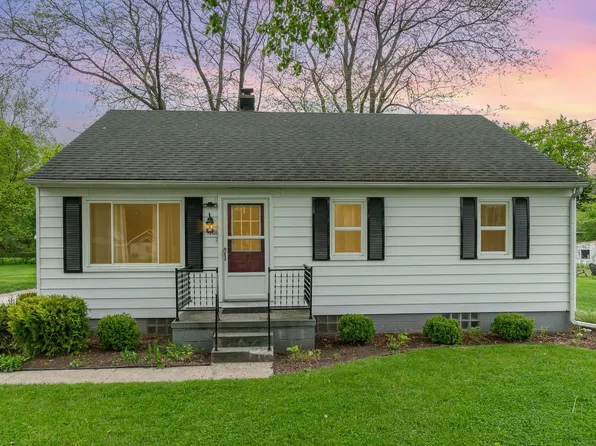 1201 Ledyard Rd, Essexville, MI 48732