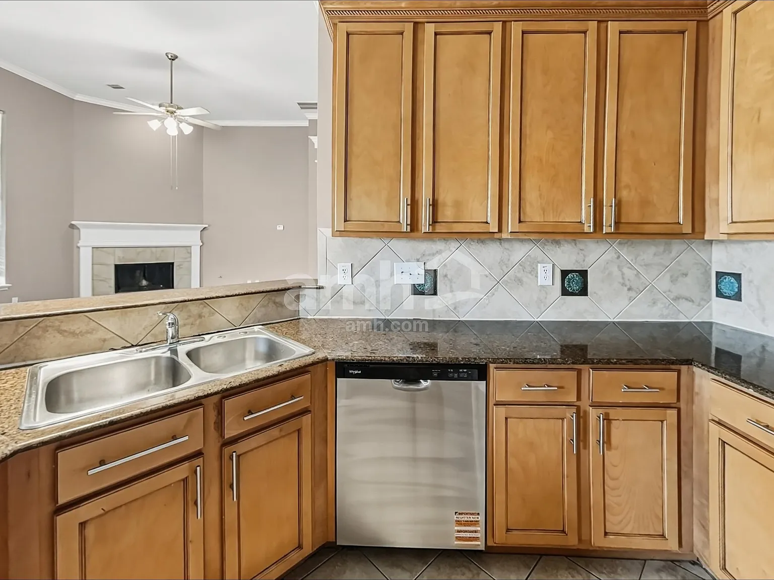 4 bed, 2.5 bath, 2771 sqft, $2,475 — Photo 4
