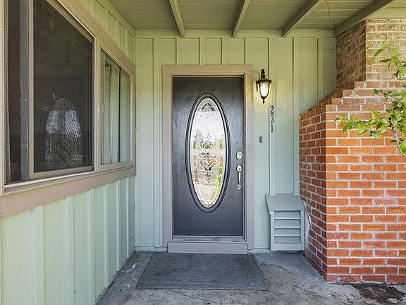 3rd image of 231 La Cuesta Dr