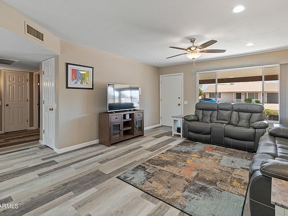 4th image of 11820 N 97TH Avenue
