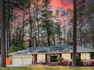 5525 Hedrick Dr, Fayetteville, NC 28303