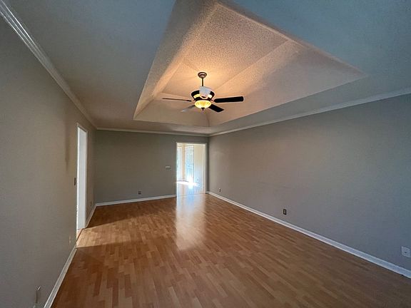 3rd image of 2122 Berkshire Ln