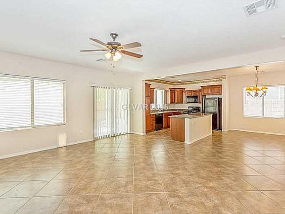 3rd image of 4129 Galapagos Ave