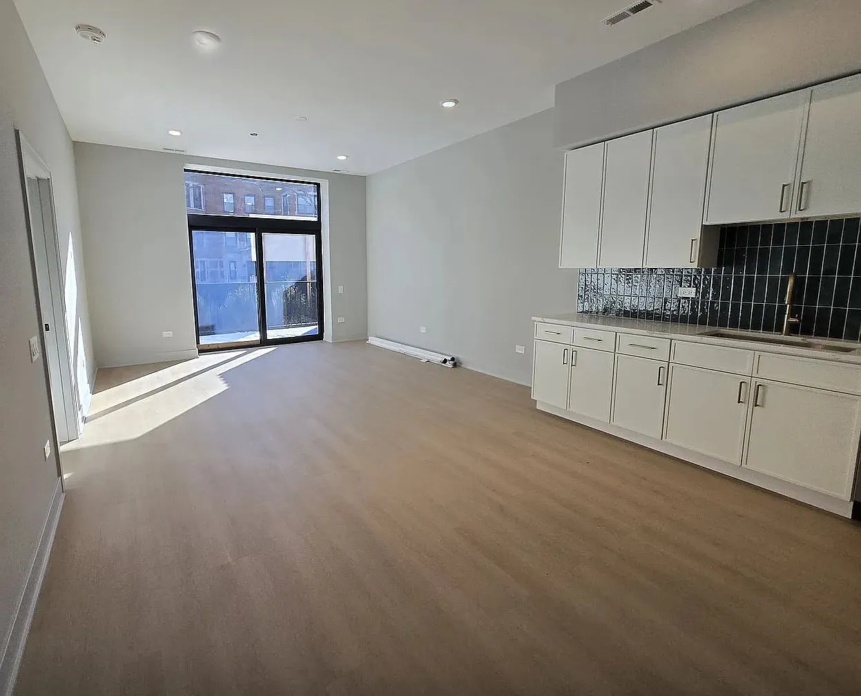 2 bed, 925 sqft, $3,400 — Photo 1