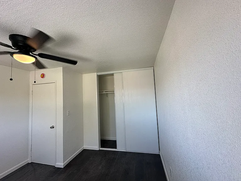 1239 W 14th St #19 — Photo 10