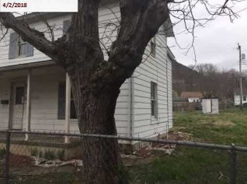 2nd image of 2144 Oak Ave