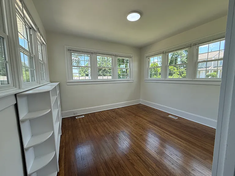446 Stanley Ave — Photo 12