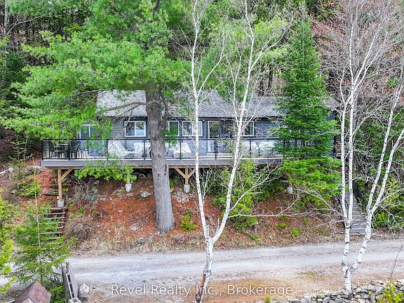 3rd image of 1129 Lakeshore Rd