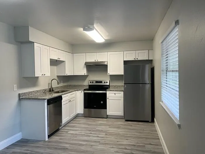125 S Salisbury Ave #B1 — Photo 1