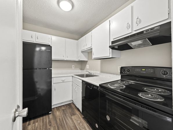 Center Pointe Landings | 107 Sterling Ct NW, Birmingham, AL
