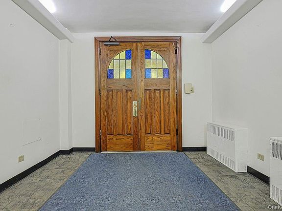 4th image of 142 Garth Rd APT 3J