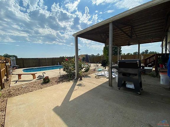 2nd image of 4947 NE County Road 14003