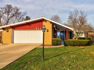 924 61st St, Downers Grove, IL 60516