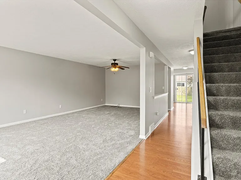 975 Emily Ln — Photo 4
