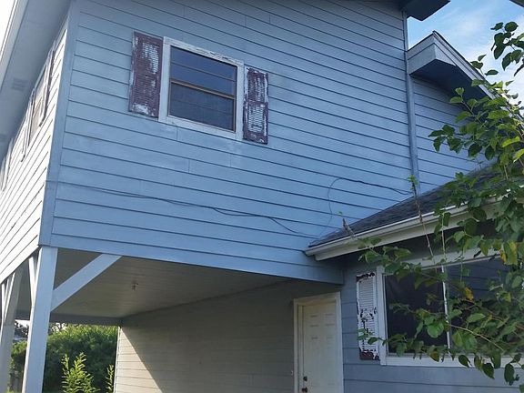 3rd image of 610 W 18th St