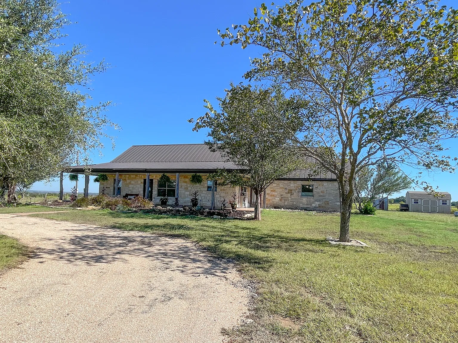 3 bed, 2226 sqft, $3,000 — Photo 2