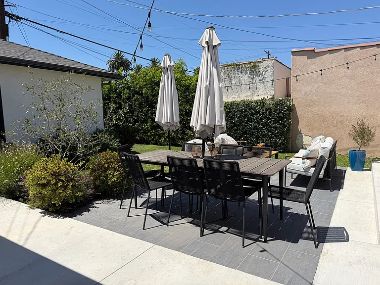 3015 1/2 Hillcrest Dr — Photo 17