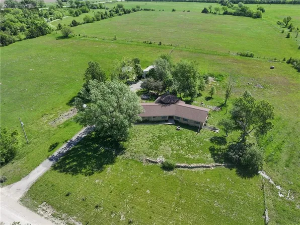 3255 Texas Rd, Ottawa, KS 66067