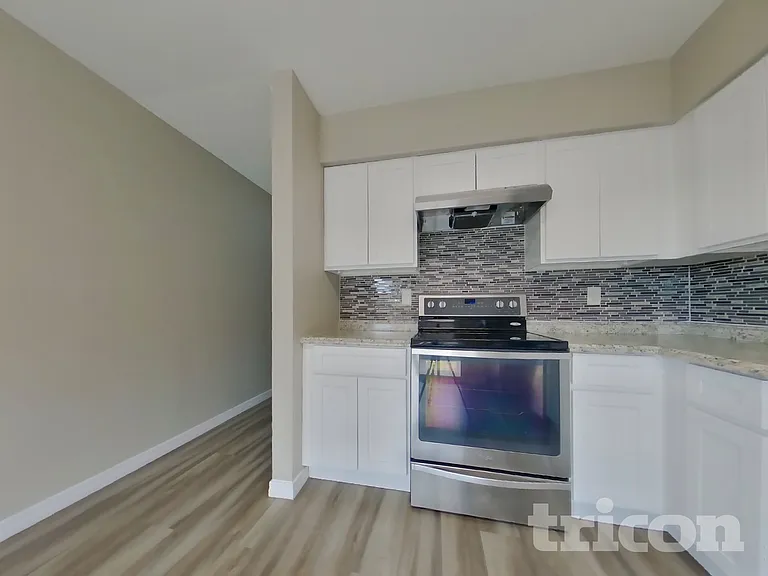 1205 E Grove Cir — Photo 6