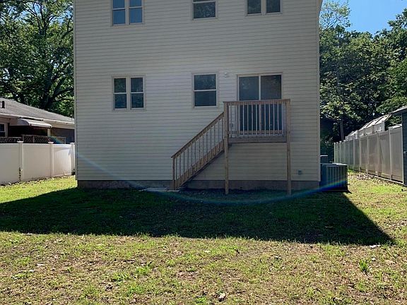4th image of 65 Bard Ave