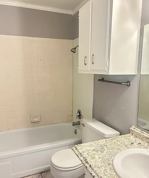 1051 Country Club Dr #28-28-G — Photo 10