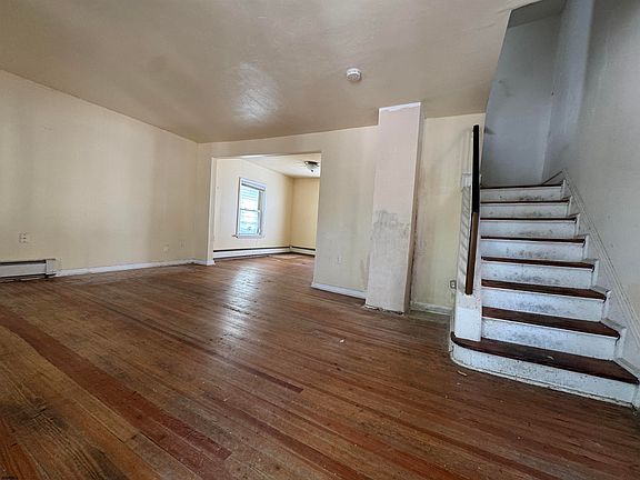 5th image of 408 N Connecticut Ave