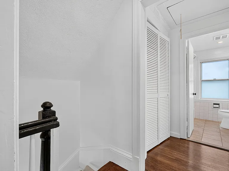 53 Henderson St — Photo 25