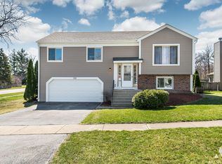132 Wallace St, Bartlett, IL 60103