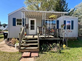 1813 14th St, Menominee, MI 49858
