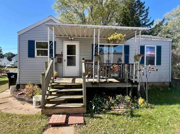 1813 14th St, Menominee, MI 49858